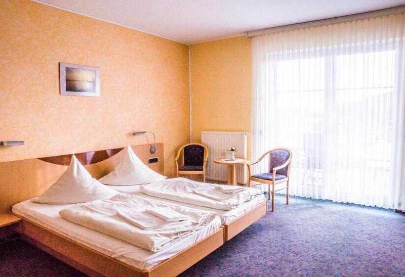 Номер Комфорт, Warias Hotel & Restaurant