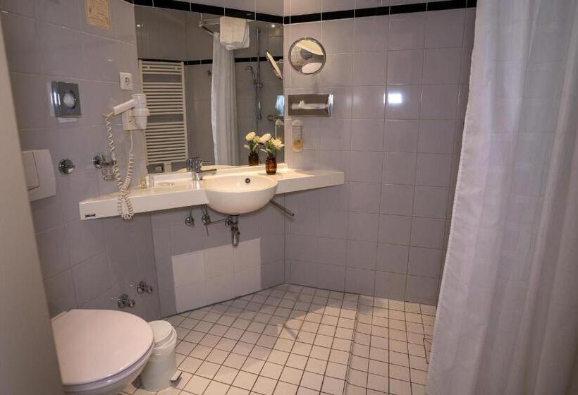 غرفة كومفورت, Warias Hotel & Restaurant