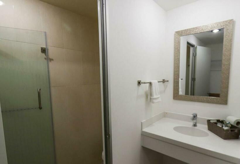 חדר סטנדרט עם מרפסת, Ch