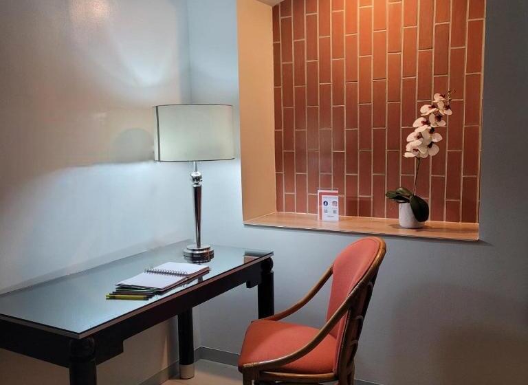 חדר סופריור, Ch