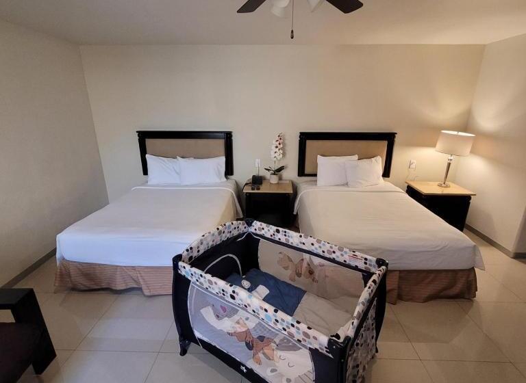 חדר משפתחתי סופריור, Ch