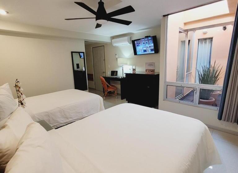 חדר סופריור, Ch