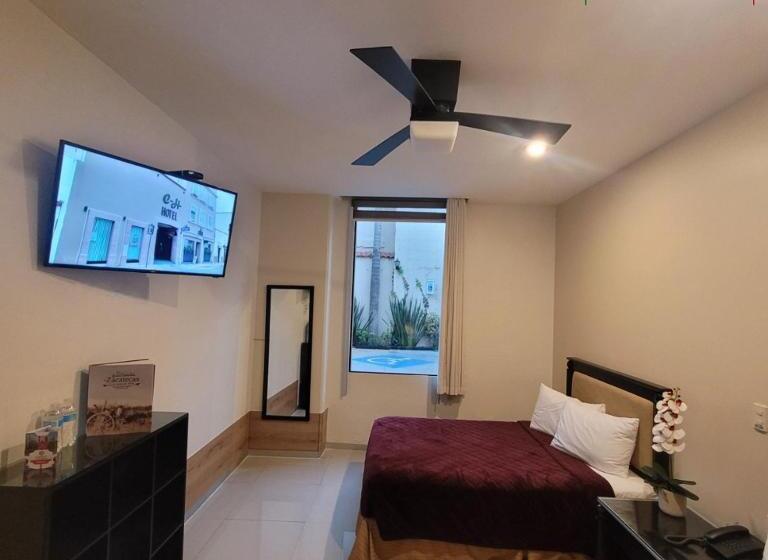 חדר סופריור, Ch