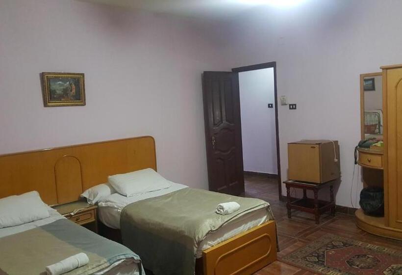 Economy Triple Room, High Way