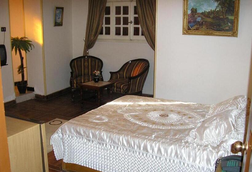 Economy Triple Room, High Way