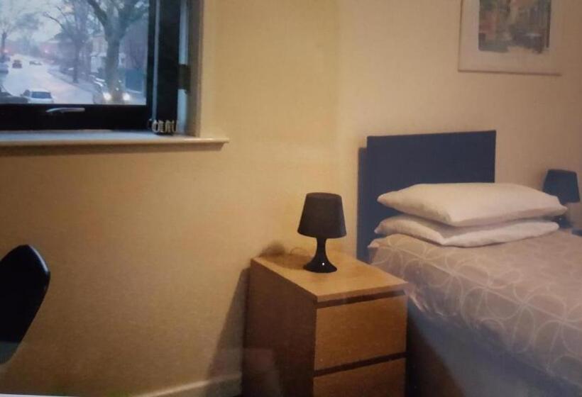 غرفة إقتصادية فردية, Kings Arms