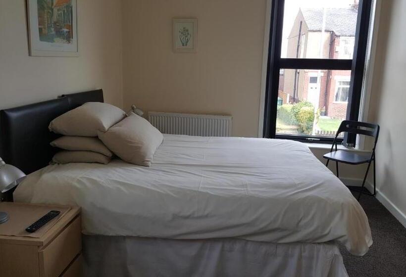 غرفة إقتصادية, Kings Arms