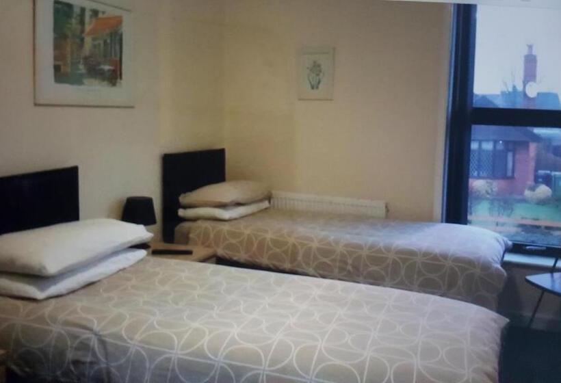 غرفة إقتصادية, Kings Arms