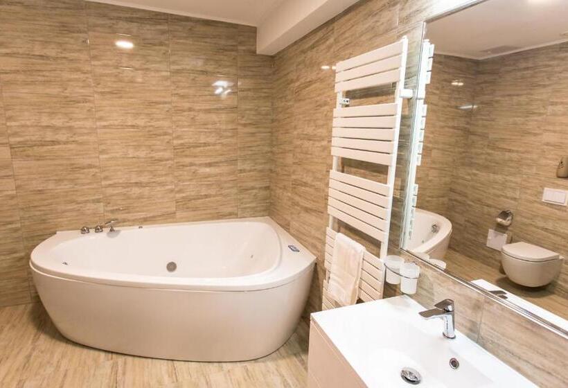 סוויטה עם מרפסת, Panorama Boutique