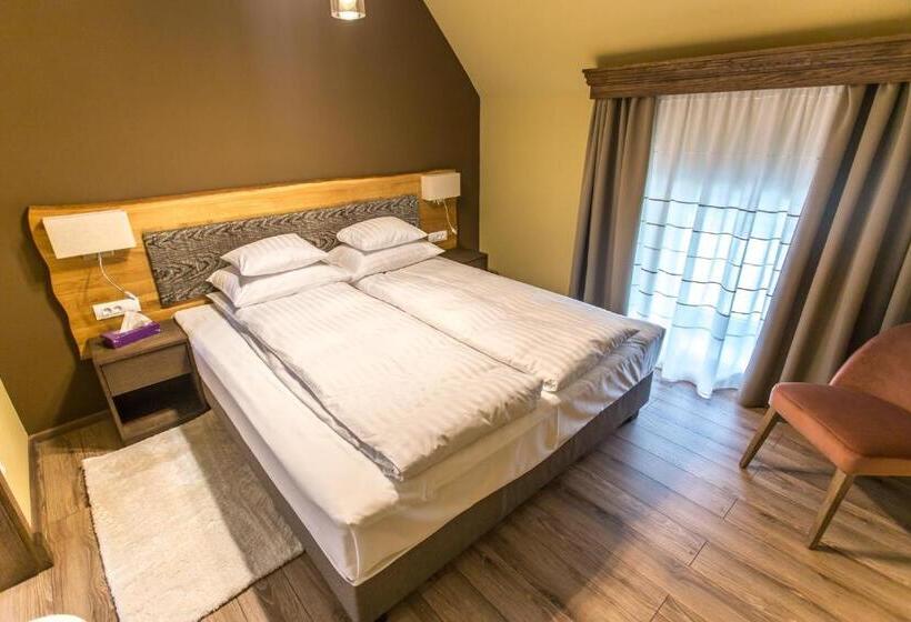 سوئیت با بالکن, Panorama Boutique