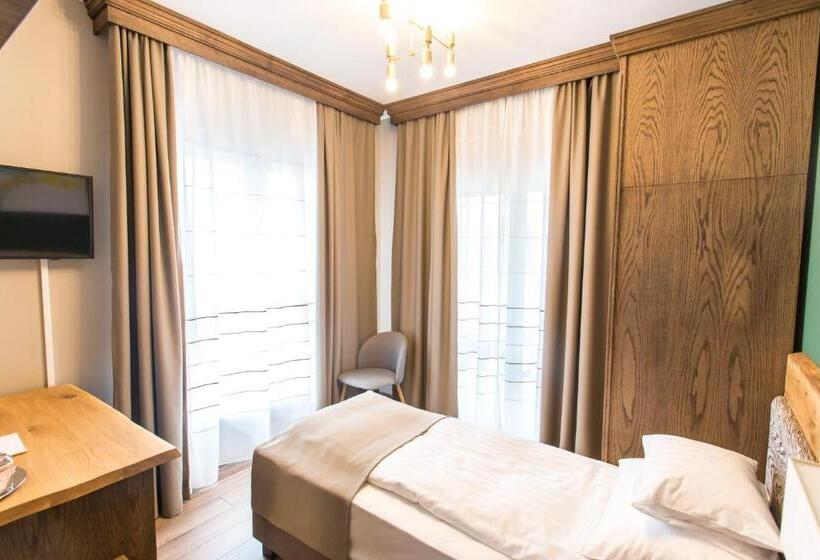 اتاق استاندارد یک تخته با بالکن, Panorama Boutique