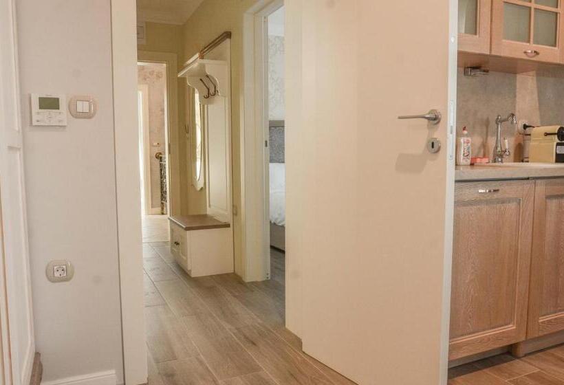 Апартаменты 1 Спальня с Террасой, Residence Bilyana