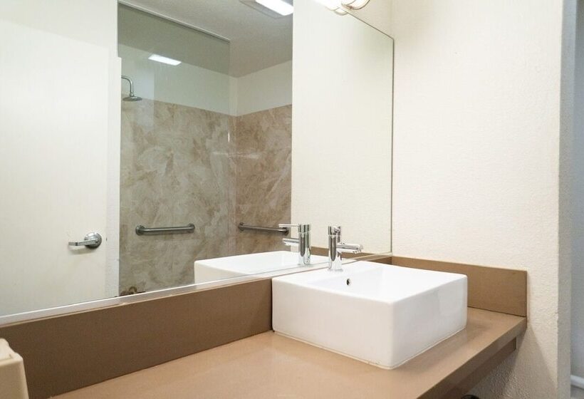Номер Deluxe, Maywood Inn