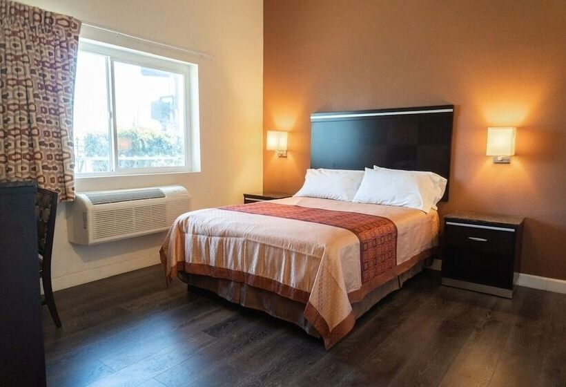 غرفة ديلوكس, Maywood Inn