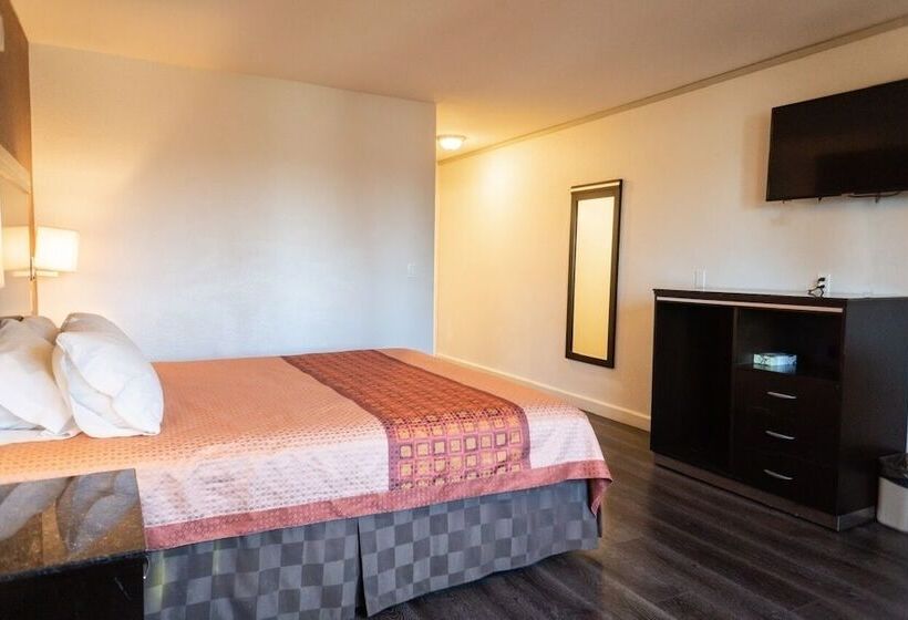 غرفة ديلوكس, Maywood Inn