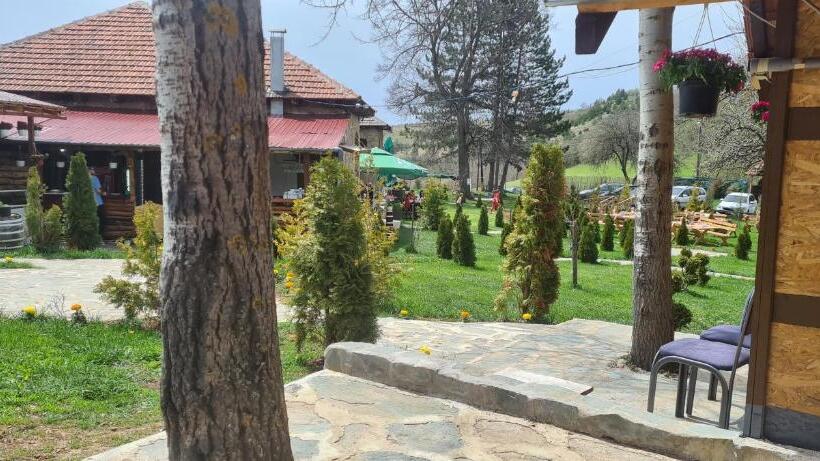 ویلای استاندارد با چشم‌انداز باغ, Kompleks Trnovski Vetar