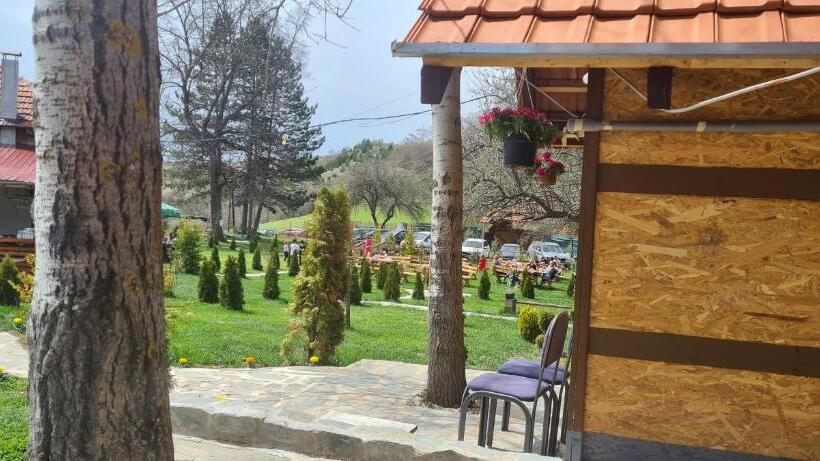 بانگلوی استاندارد, Kompleks Trnovski Vetar