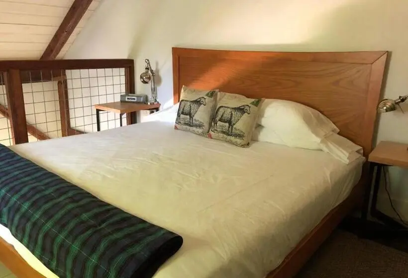 デラックススイート, Shoreham Inn Bed & Breakfast