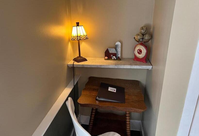 جناح جونيور, Shoreham Inn Bed & Breakfast