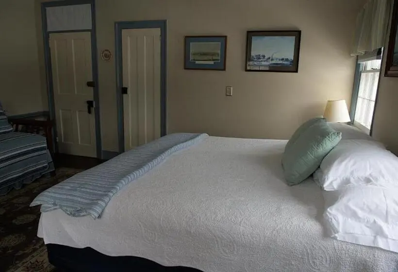 キングサイズベッドのデラックスルーム, Shoreham Inn Bed & Breakfast