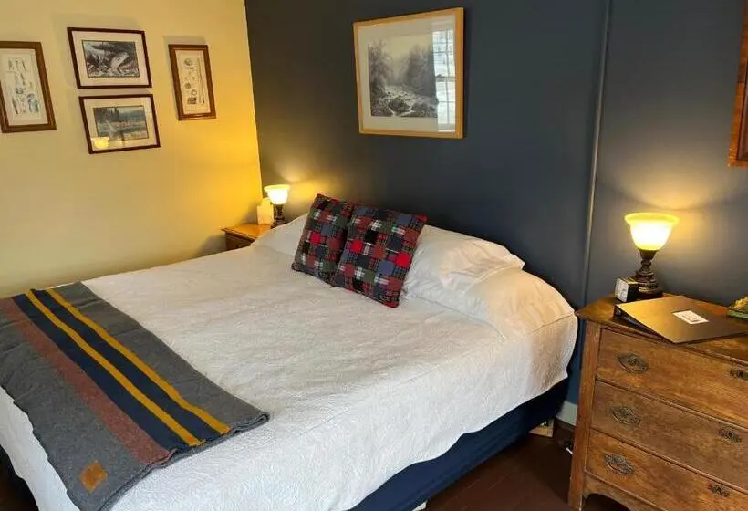 キングサイズベッドのスタンダードルーム, Shoreham Inn Bed & Breakfast