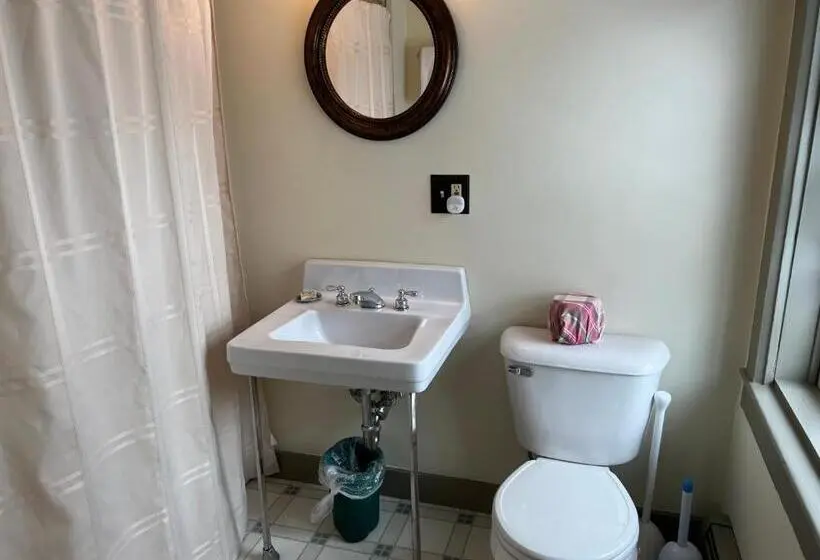 キングサイズベッドのスタンダードルーム, Shoreham Inn Bed & Breakfast