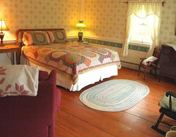 デラックスルーム, Colonel Spencer Inn