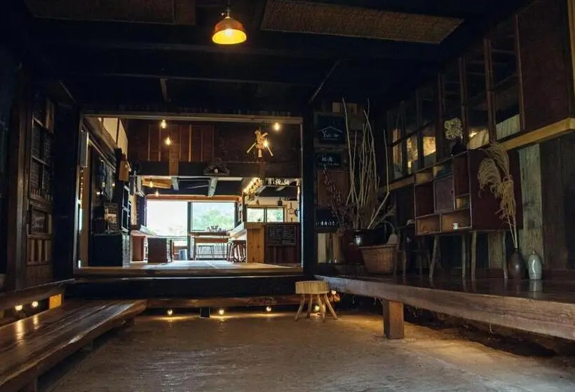 バスルーム共有のトリプルスタンダード, Hostel Yui An