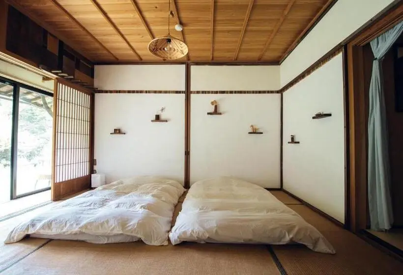 バスルーム共有のトリプルスタンダード, Hostel Yui An