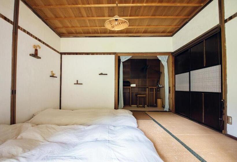 Standard Triple Room Shared Bathroom, Hostel Yui An