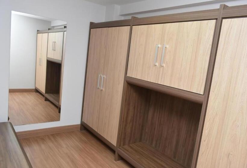 豪华套房, Vilhar