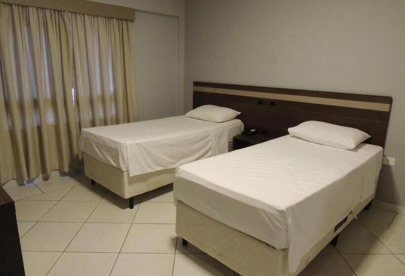 豪华房间, Vilhar