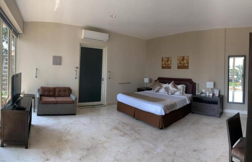 이그제큐티브 룸, Arainn Bed & Breakfast Tretes Prigen By Ecommerceloka