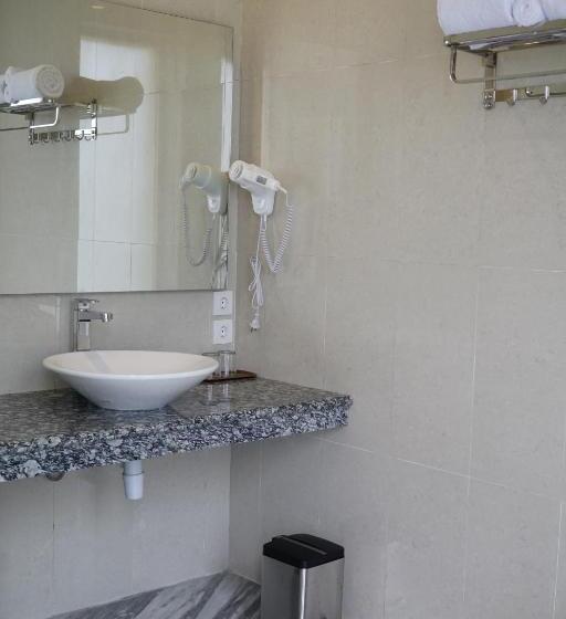 标准间, Arainn Bed & Breakfast Tretes Prigen By Ecommerceloka