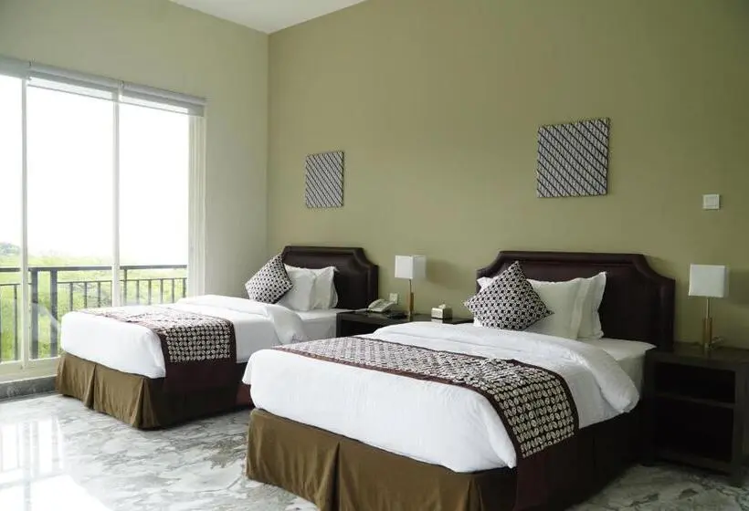 バルコニー付きスタンダードルーム, Arainn Bed & Breakfast Tretes Prigen By Ecommerceloka