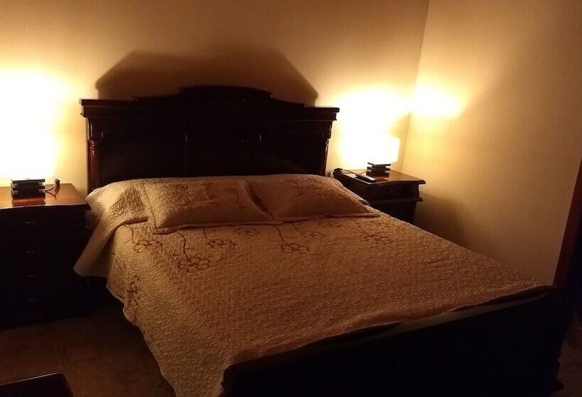 חדר דלוקס, Find Land & A Rest