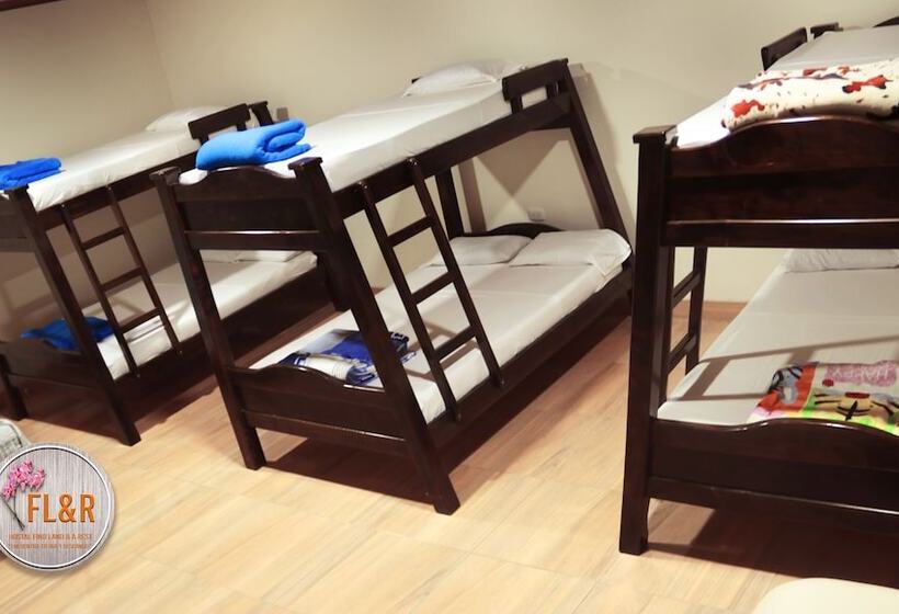 חדר משפחתי, Find Land & A Rest