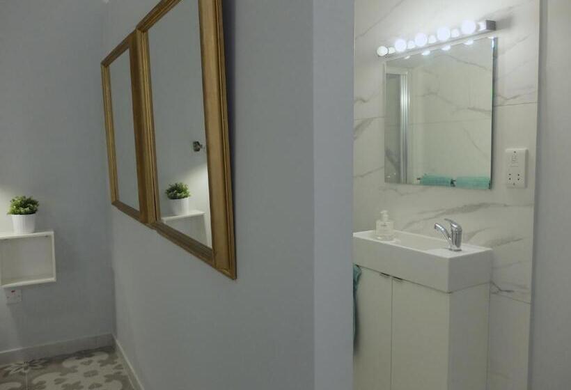 اتاق استاندارد با تخت بزرگ, No. 17 Birgu