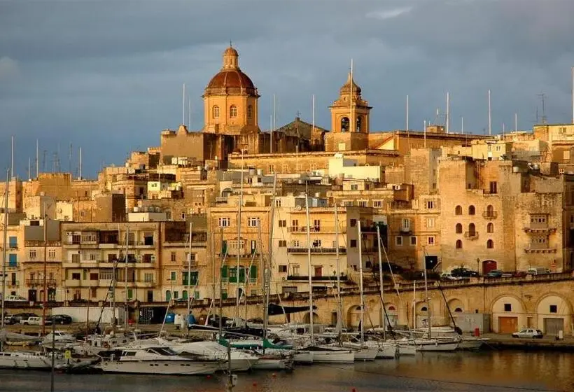 اتاق استاندارد با تخت بزرگ, No. 17 Birgu