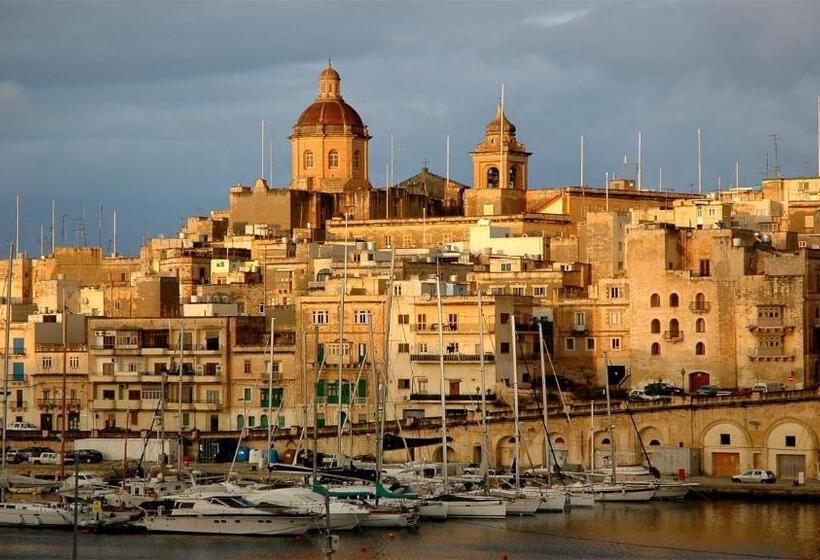 اتاق استاندارد با تختهای تاشو, No. 17 Birgu