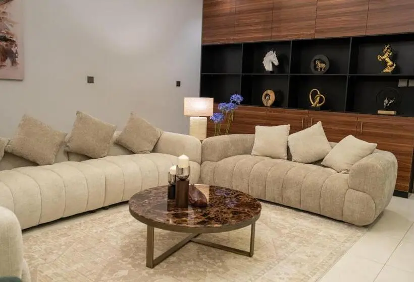 デラックスジュニアスイート, Jovan Suites