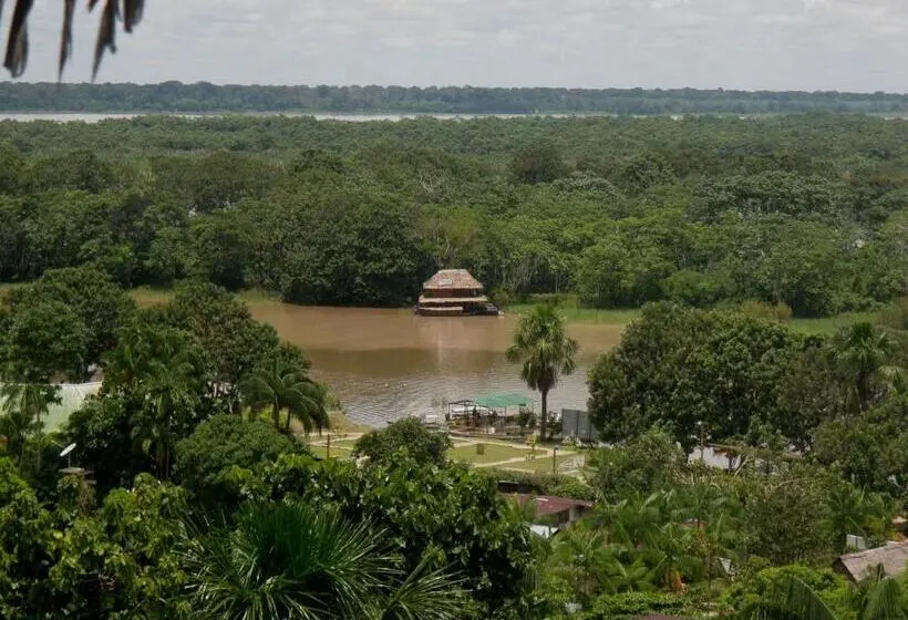 キングサイズベッドのスイートルーム, Ayahuasca