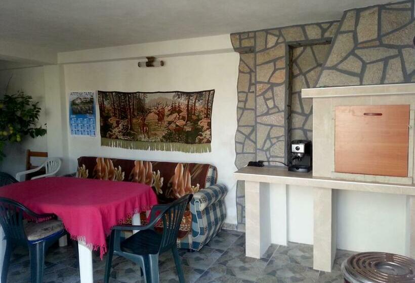 스탠다드 트리플 룸, Guest House Dimova