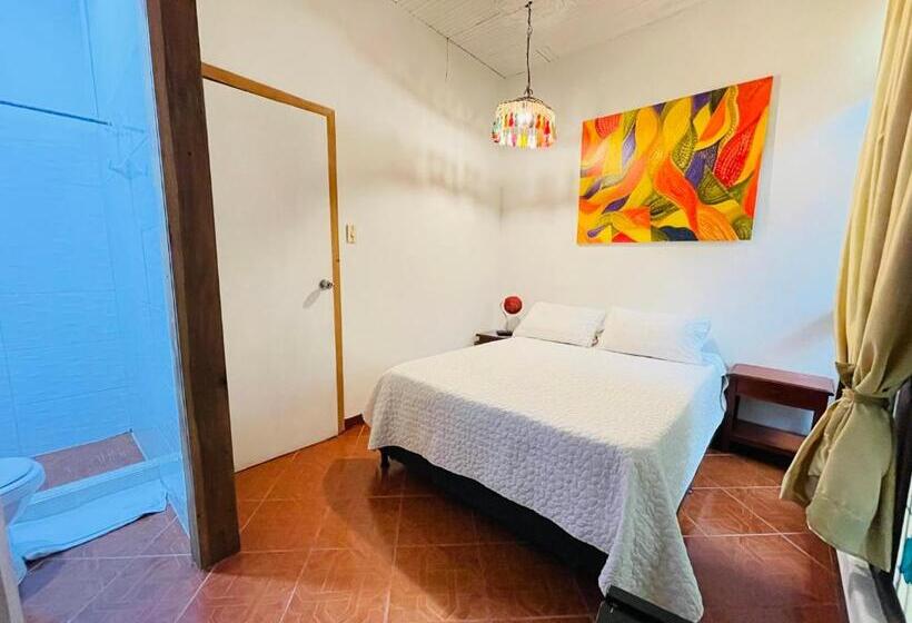 اتاق استاندارد, Hostal Colina De Lluvia