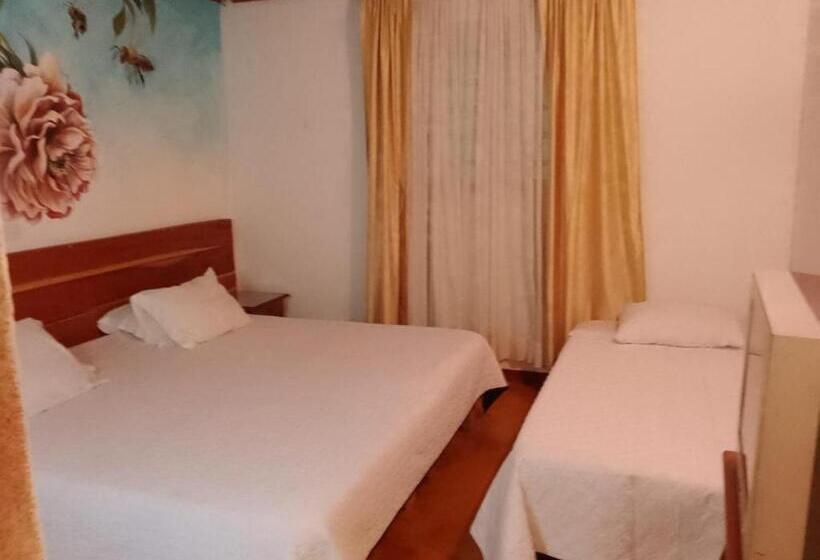 اتاق لوکس, Hostal Colina De Lluvia