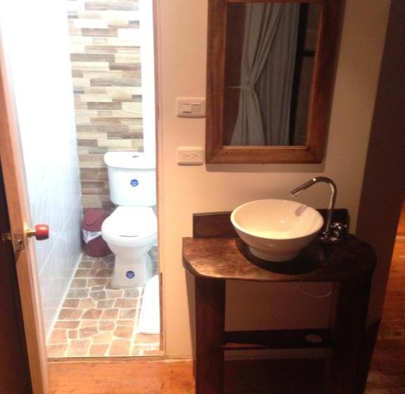 اتاق خانوادگی, Hostal Colina De Lluvia