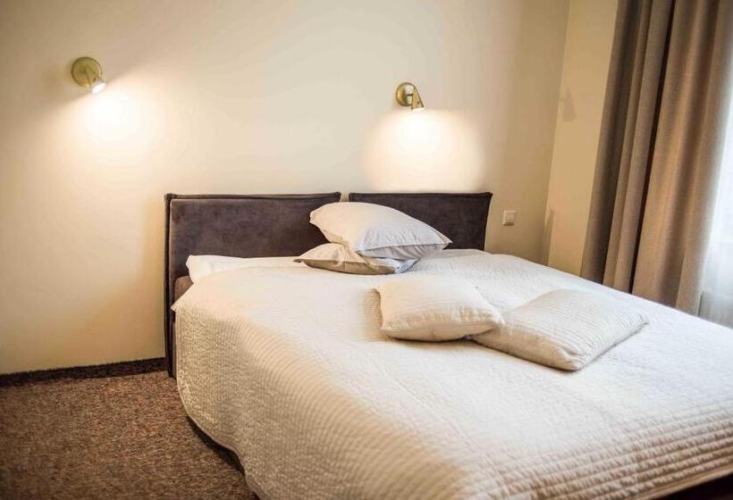 اتاق استاندارد, Province