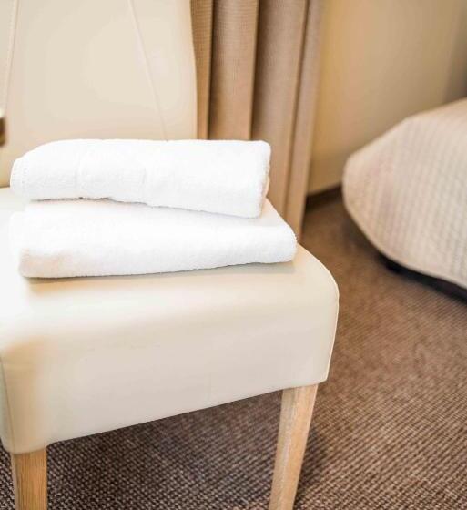 اتاق استاندارد, Province