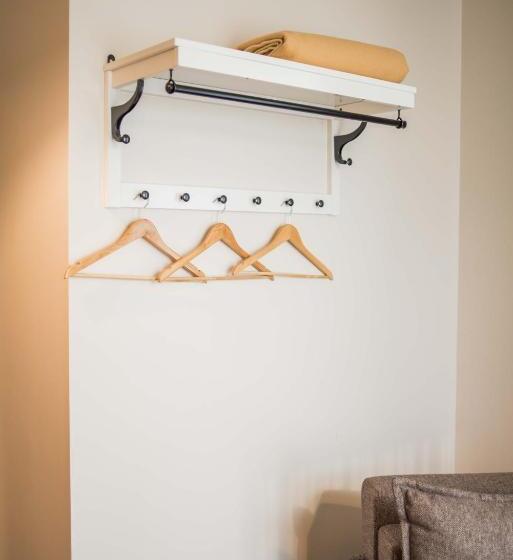 اتاق استاندارد, Province