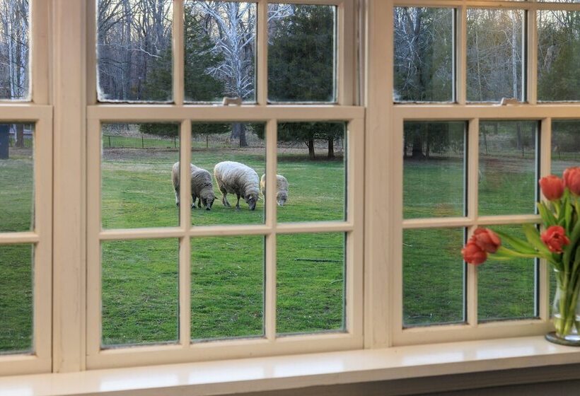 منزل غرفة نوم واحدة, Woolverton Inn